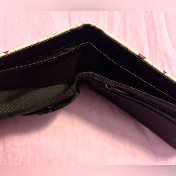 Labubu Wallet - Picture 4 of 4